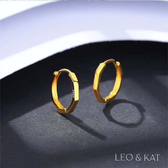 Gold Geometric Hexagon Earrings. 925 Sterling Silver. #1029 - Picture 4 of 6